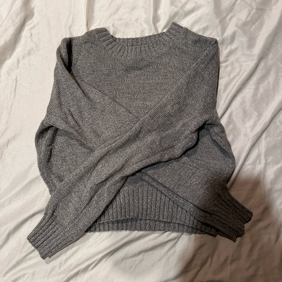 Grey Cropped H&M Sweater Size Small - Picture 2 of 3